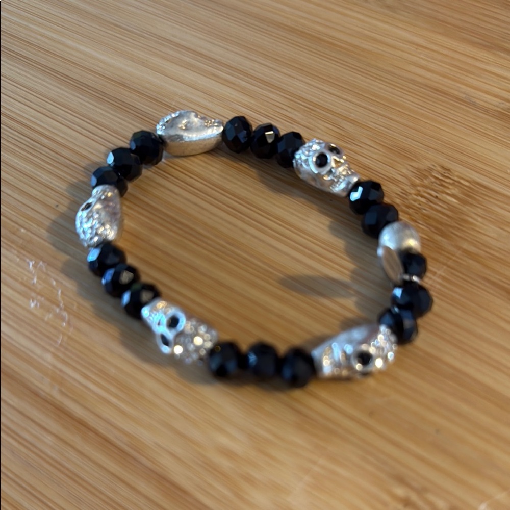 Silver and Black Beaded Skull Bracelet
